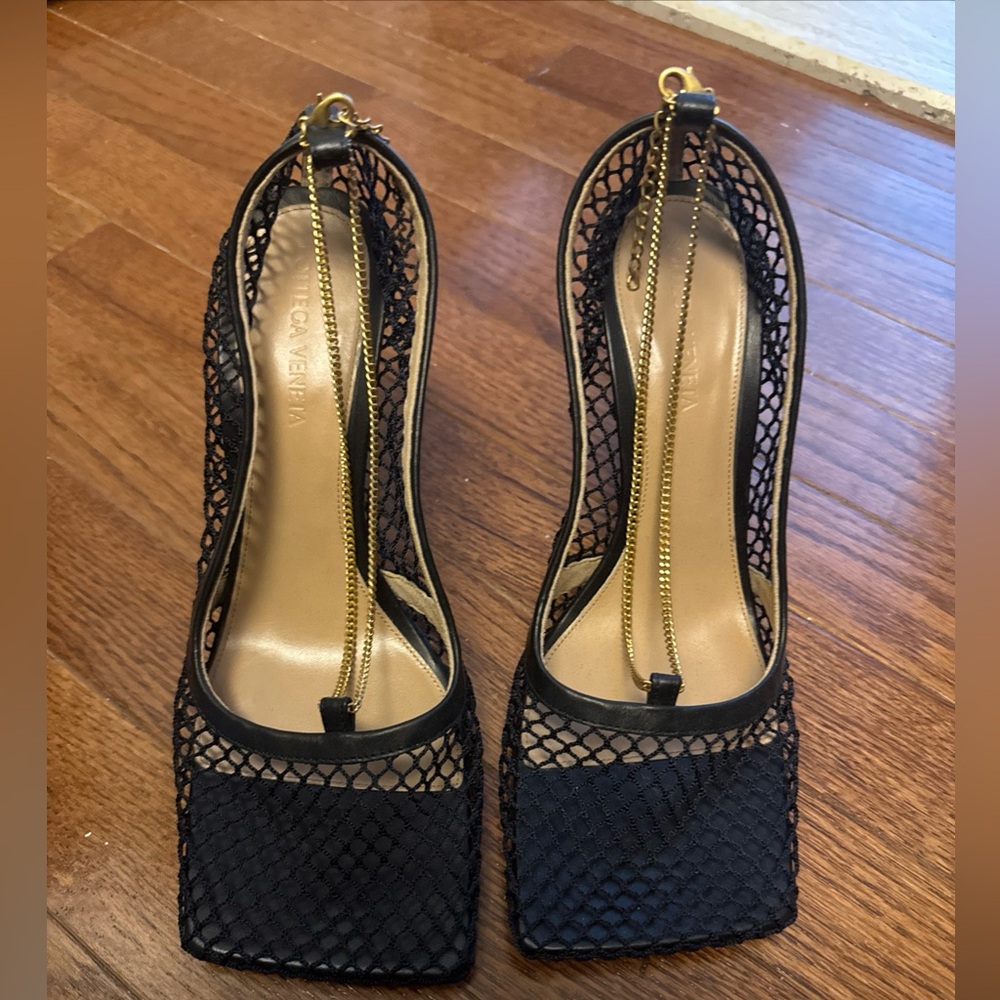 100% AUTHENTIC BOTTEGA VENETA Stretch Square-Toe Mesh Pumps - Size 39 - Picture 2 of 9